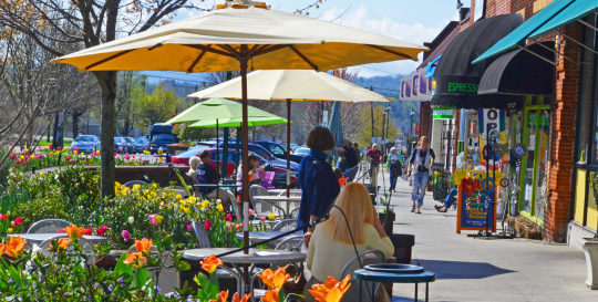 best mountain towns - Hendersonville North Carolina