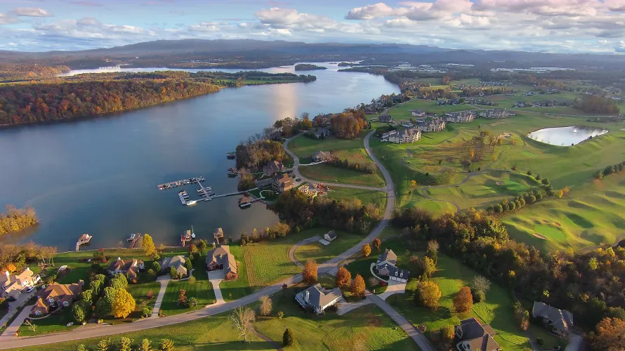 lakefront retirement communities